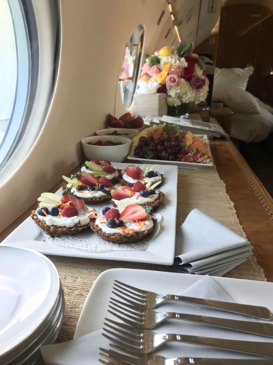 In-flight dining 5